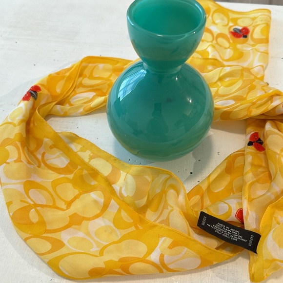 Rare Coach 100% Silk Scarf YELLOWđSignature C's with red and black Bumble bee's - Picture 5 of 7